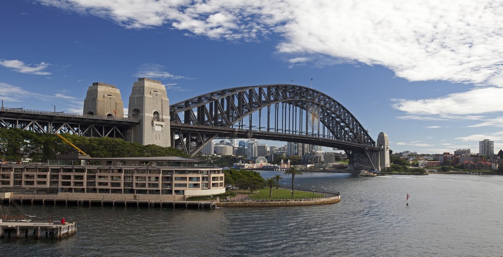 https://d3r8gwkgo0io6y.cloudfront.net/upload/harbour bridge.jpg